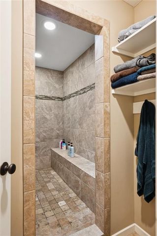 2210 NE 111th Street, Kansas City, MO 64155