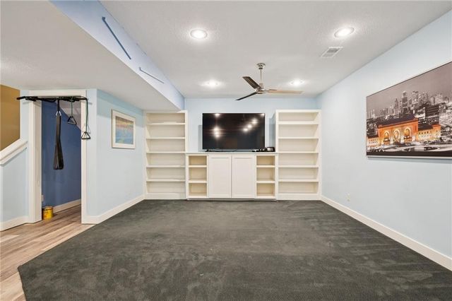 2210 NE 111th Street, Kansas City, MO 64155