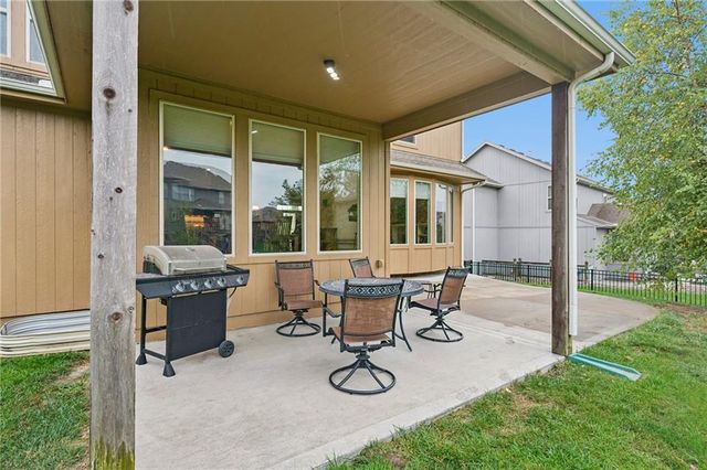 2210 NE 111th Street, Kansas City, MO 64155