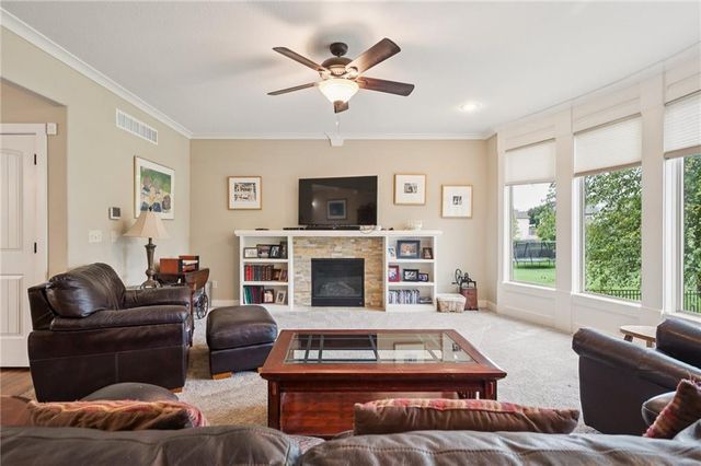 2210 NE 111th Street, Kansas City, MO 64155