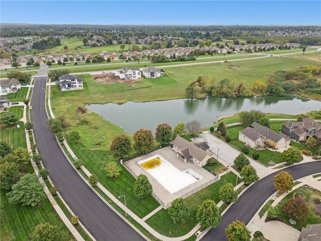 2210 NE 111th Street, Kansas City, MO 64155