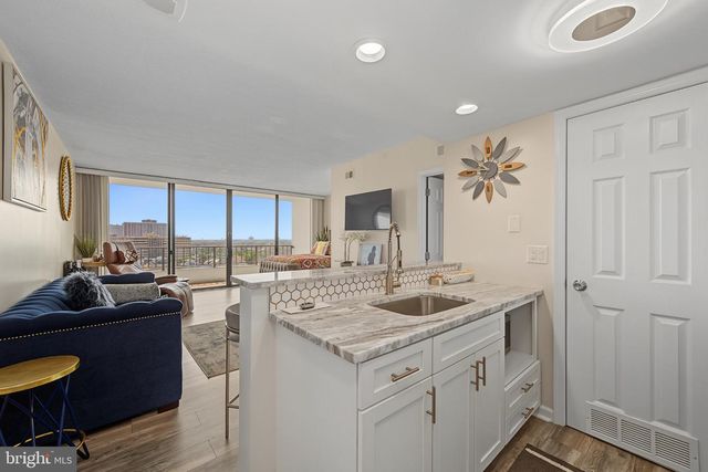 3851 BOARDWALK, Atlantic City, NJ 08401