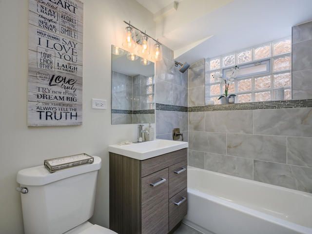 2031 N 74th Avenue, Elmwood Park, IL 60707