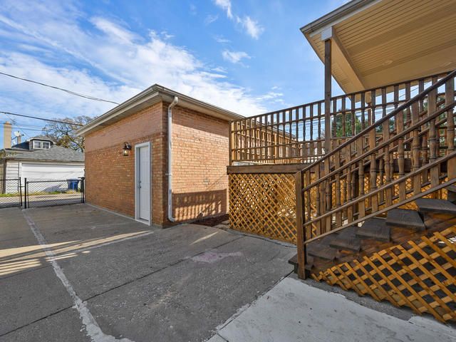2031 N 74th Avenue, Elmwood Park, IL 60707