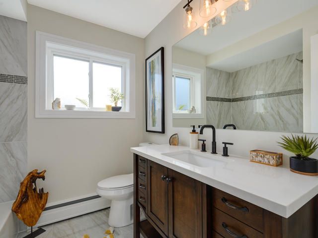 2031 N 74th Avenue, Elmwood Park, IL 60707
