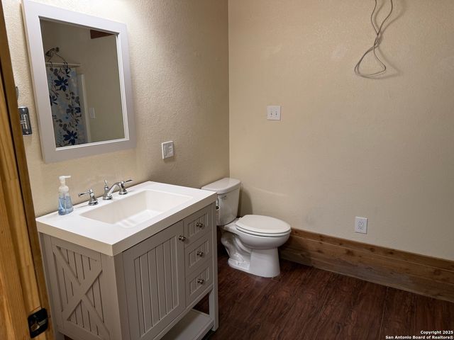 117 Big Oak, La Vernia, TX 78121
