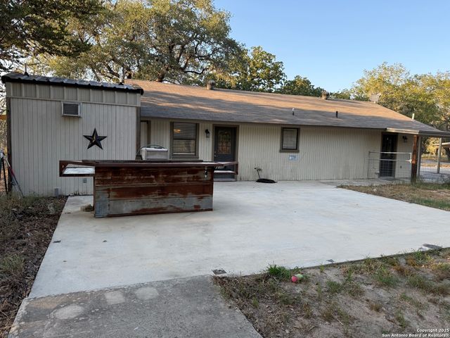 117 Big Oak, La Vernia, TX 78121