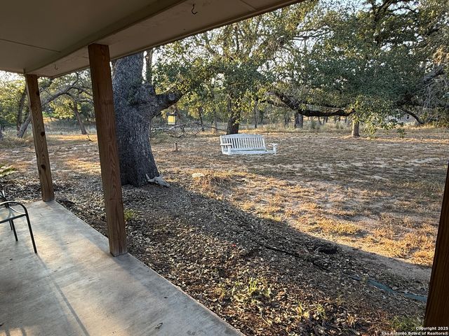 117 Big Oak, La Vernia, TX 78121