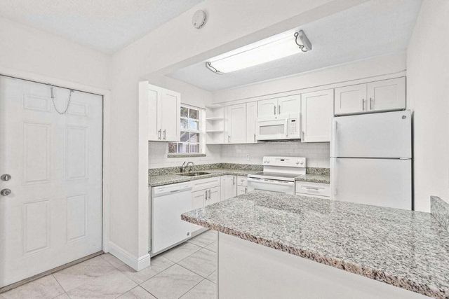 101 Akron Street 101, Lake Worth Beach, FL 33461