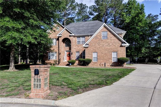 821 Edinburgh CT, Smithfield, VA 23430