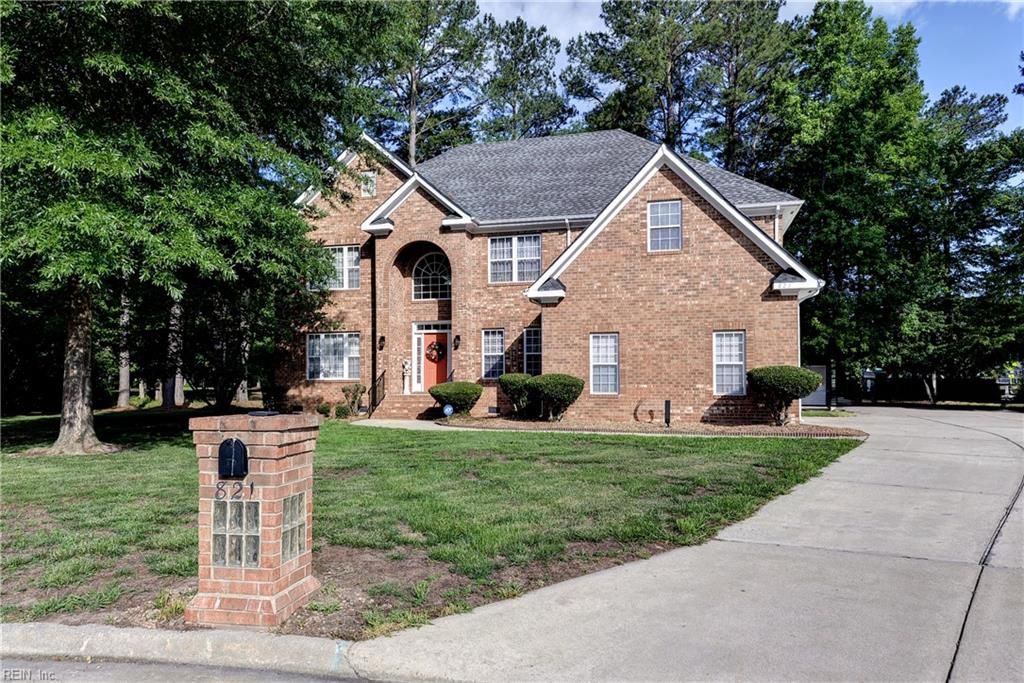 821 Edinburgh CT, Smithfield, VA 23430