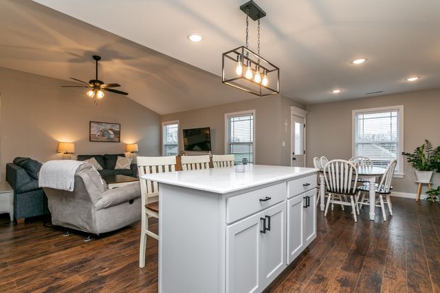 6502 DOUGLAS PKY, Hallsville, MO 65255