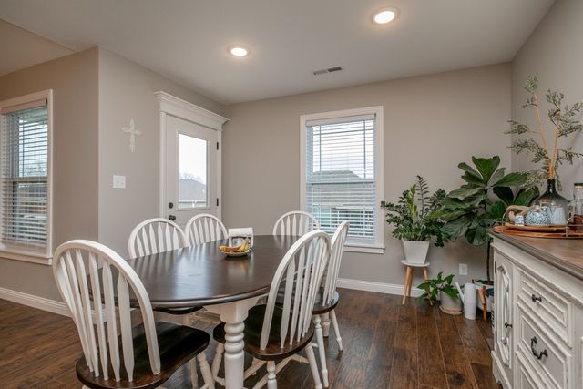 6502 DOUGLAS PKY, Hallsville, MO 65255