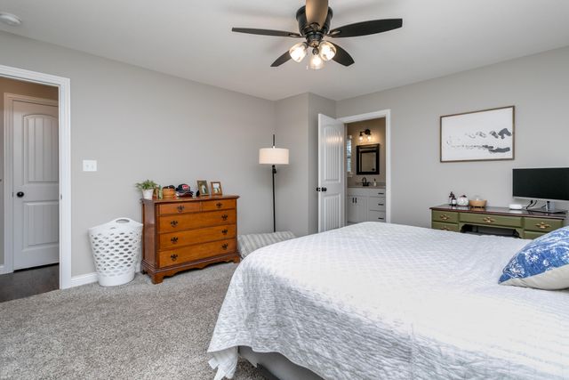 6502 DOUGLAS PKY, Hallsville, MO 65255