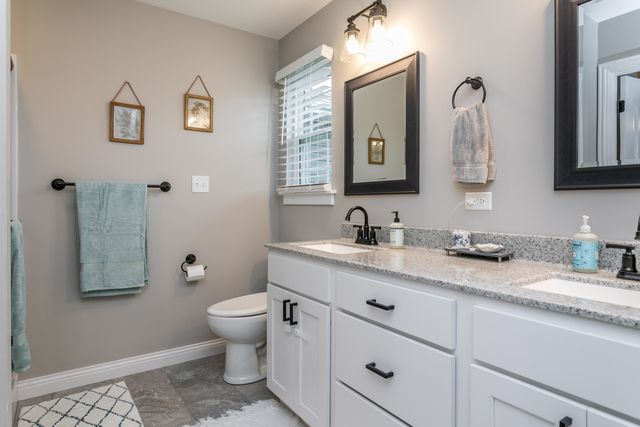 6502 DOUGLAS PKY, Hallsville, MO 65255