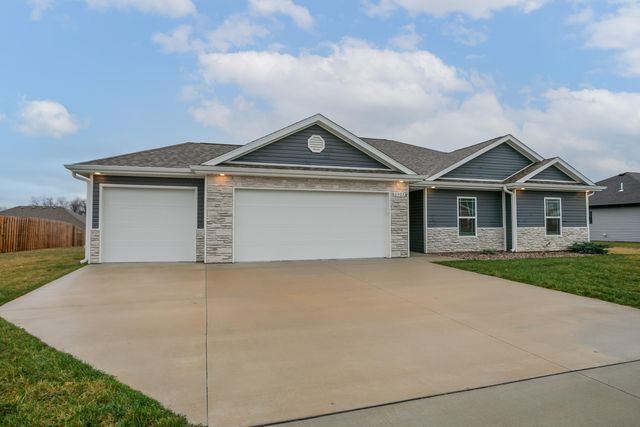 6502 DOUGLAS PKY, Hallsville, MO 65255