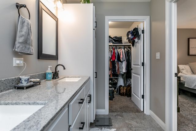 6502 DOUGLAS PKY, Hallsville, MO 65255