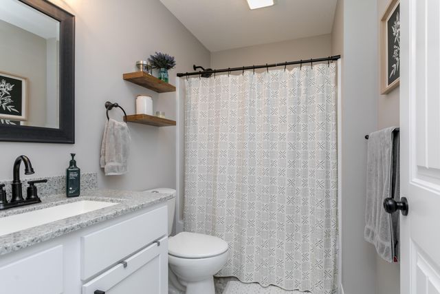 6502 DOUGLAS PKY, Hallsville, MO 65255