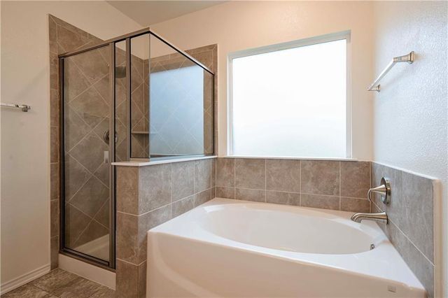 707 Dogwood ST, Lockhart, TX 78644