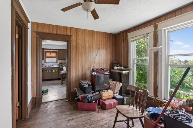1136 Edgerton Street, Saint Paul, MN 55130
