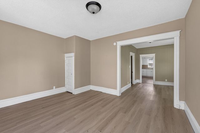 1136 Edgerton Street, Saint Paul, MN 55130