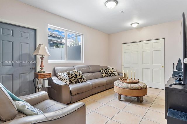 16834 NW 70th Ave, Hialeah, FL 33015