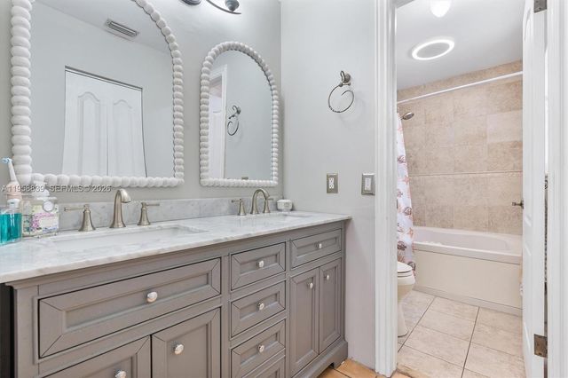 16834 NW 70th Ave, Hialeah, FL 33015