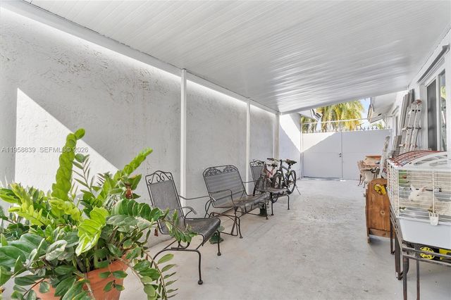 16834 NW 70th Ave, Hialeah, FL 33015