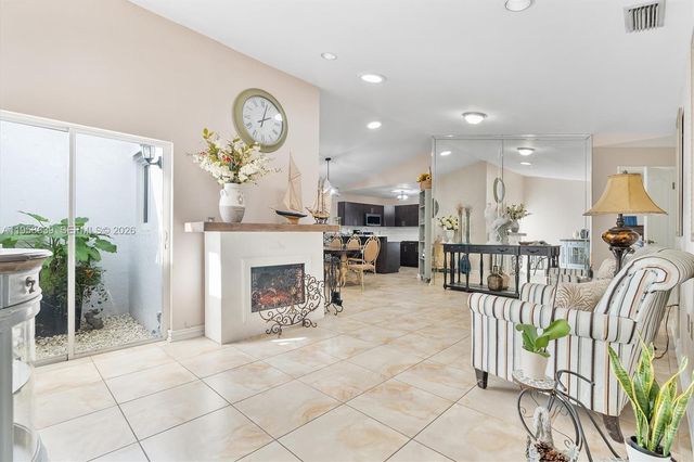 16834 NW 70th Ave, Hialeah, FL 33015