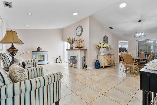 16834 NW 70th Ave, Hialeah, FL 33015