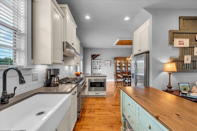 1201 Carters Creek Pike, Columbia, TN 38401
