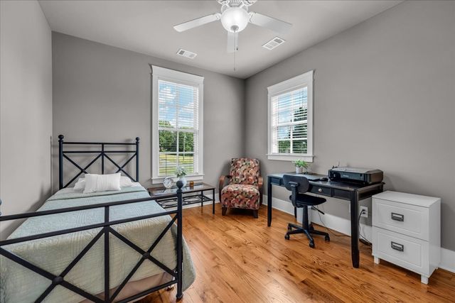 1201 Carters Creek Pike, Columbia, TN 38401