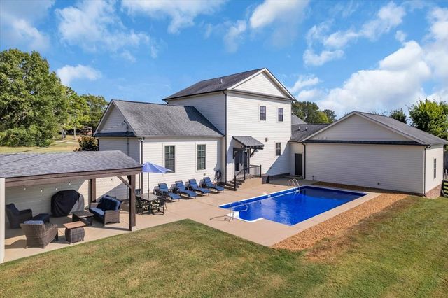 1201 Carters Creek Pike, Columbia, TN 38401