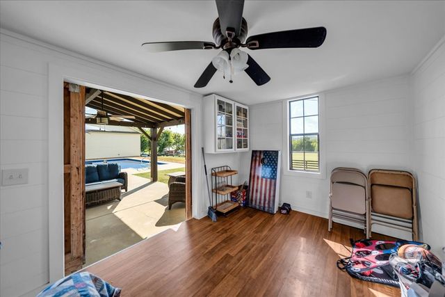 1201 Carters Creek Pike, Columbia, TN 38401