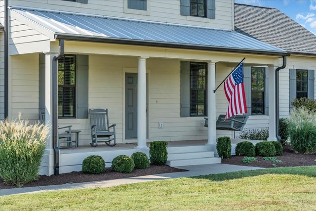 1201 Carters Creek Pike, Columbia, TN 38401