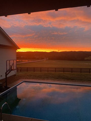 1201 Carters Creek Pike, Columbia, TN 38401