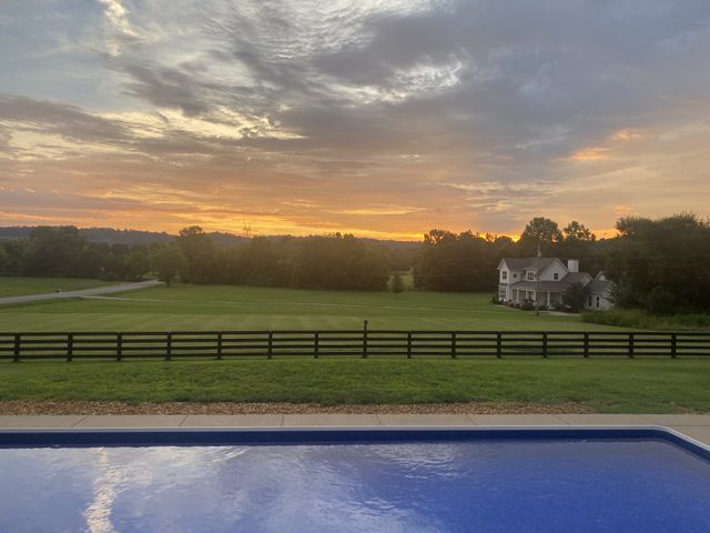 1201 Carters Creek Pike, Columbia, TN 38401