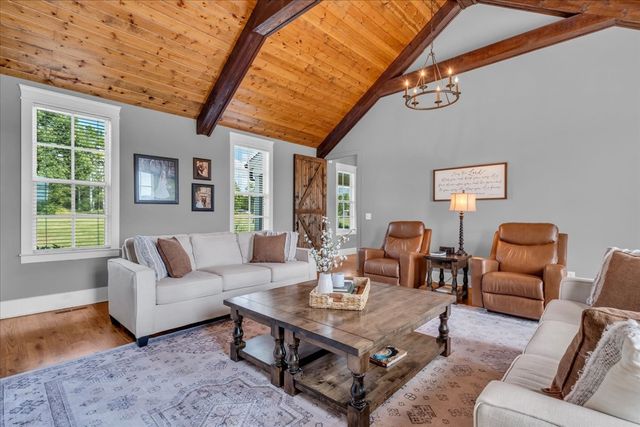 1201 Carters Creek Pike, Columbia, TN 38401