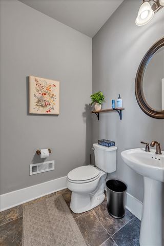 1201 Carters Creek Pike, Columbia, TN 38401