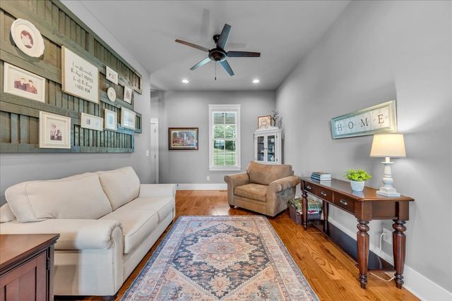 1201 Carters Creek Pike, Columbia, TN 38401