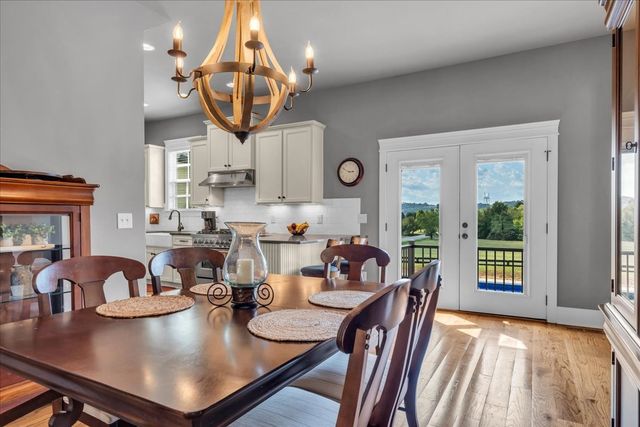 1201 Carters Creek Pike, Columbia, TN 38401