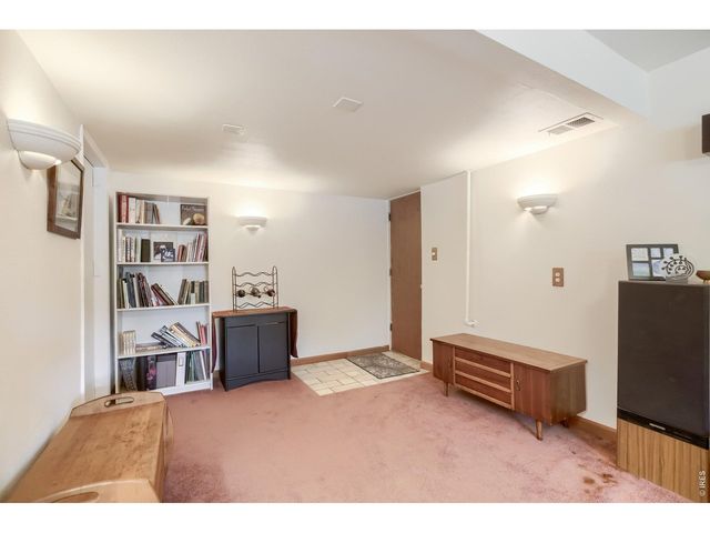417 Clover Ln, Fort Collins, CO 80521