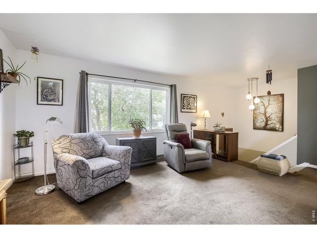 417 Clover Ln, Fort Collins, CO 80521