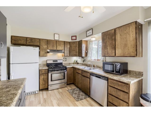 417 Clover Ln, Fort Collins, CO 80521