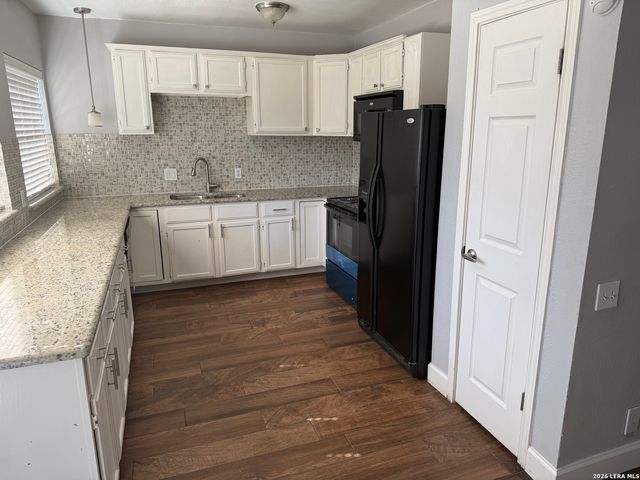 9135 Rue De Lis, San Antonio, TX 78250