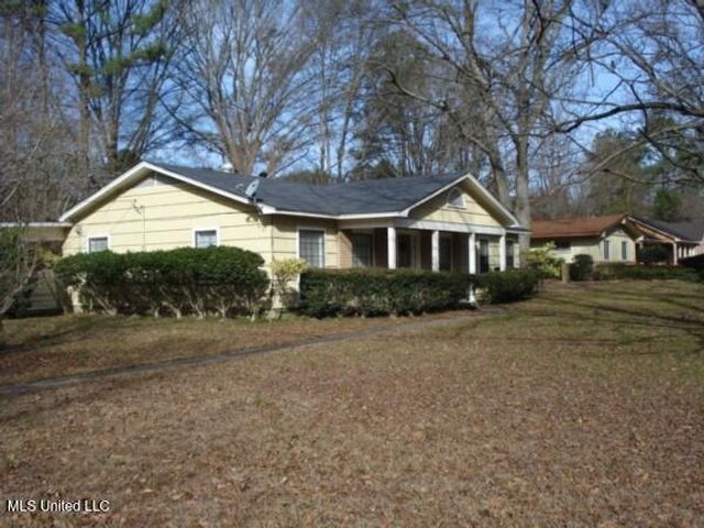 5301 Ridgewood Road, Jackson, MS 39211