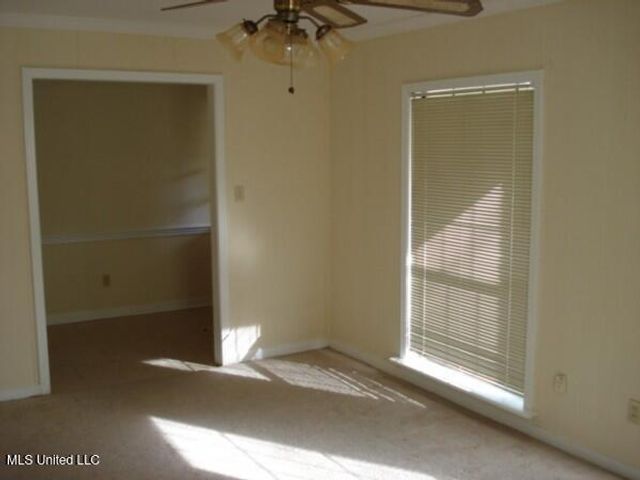 5301 Ridgewood Road, Jackson, MS 39211