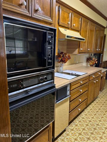 209 Sundown Trail, Jackson, MS 39212