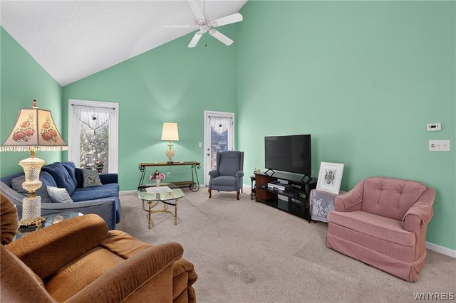 48 Mayfield Drive, West Seneca, NY 14224