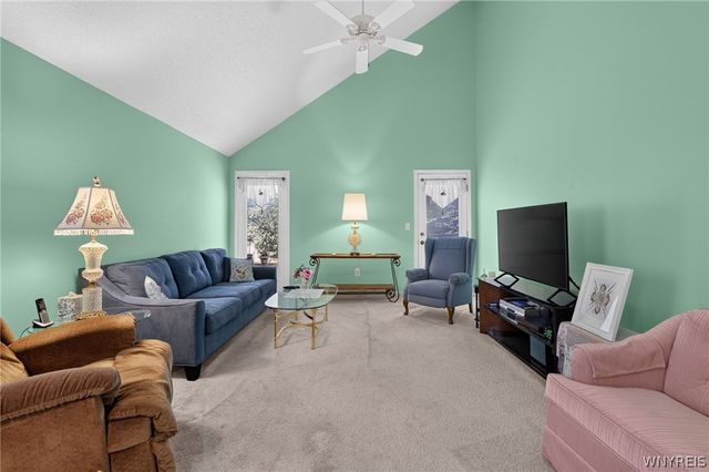 48 Mayfield Drive, West Seneca, NY 14224